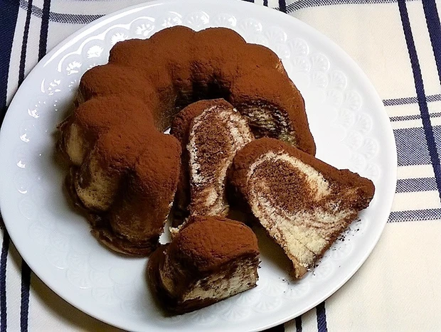 Marmorgugelhupf mit Schokolade