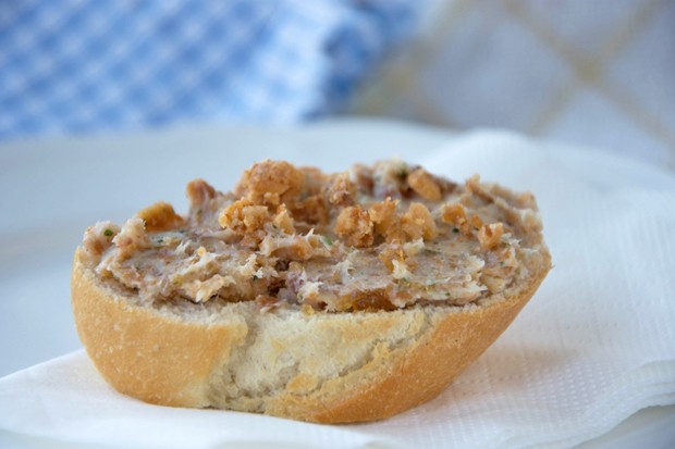 Grammelaufstrich mit Knoblauch