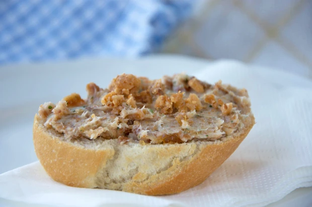 Grammelaufstrich mit Knoblauch