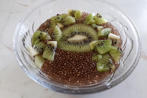 Mango-Chiapudding mit Kiwi