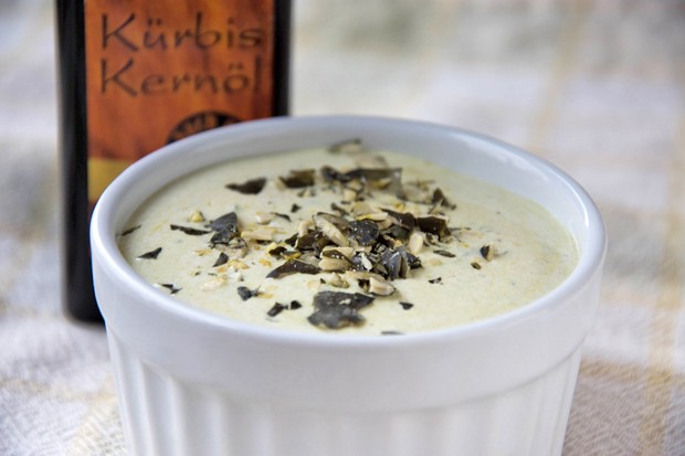 Frischkäse-Kernöl Dip