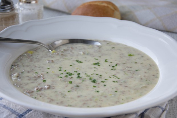 Käse-Lauchsuppe mit Faschiertem