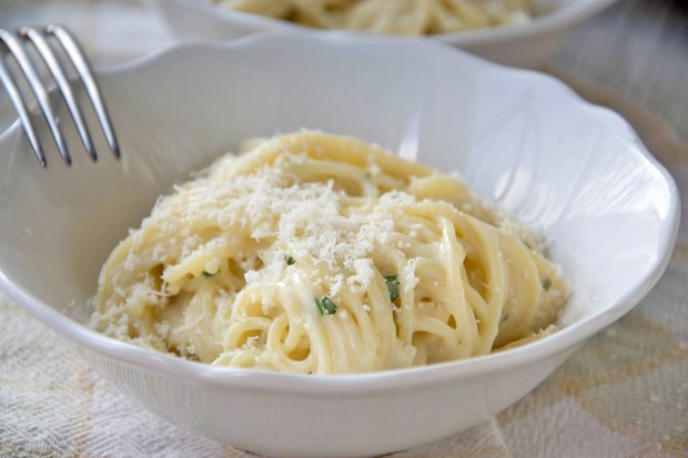 Knoblauch-Parmesan Spaghetti