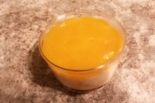 Joghurtcreme mit Mangopüree