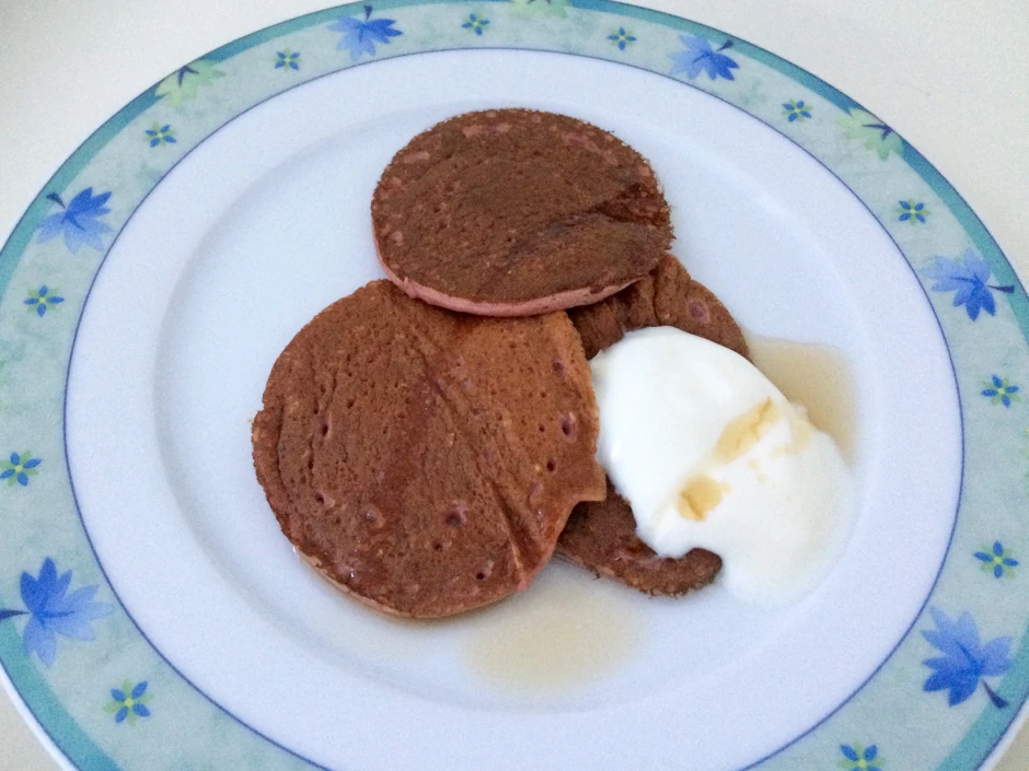 Smoothie-Pancakes mit Beeren und N&uuml;ssen