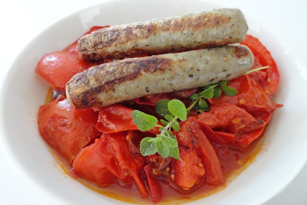 Bratwurst mit Paradeisern