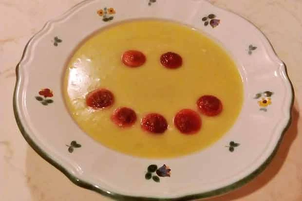 Kartoffelcremesuppe mit W&uuml;rstchen