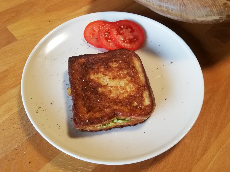 French Toast mit Avocadof&uuml;llung