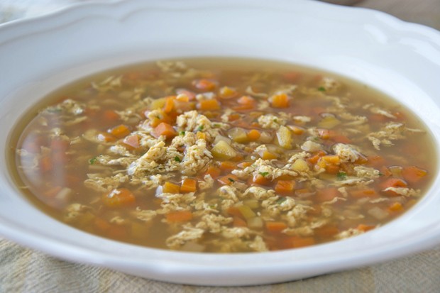 Eierblumensuppe mit Gemüse