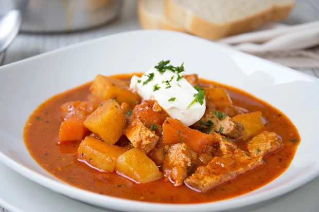 Gemüse Gulasch mit Sojaschnitzel