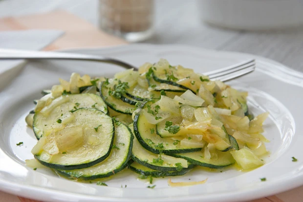 Gebratener Zucchinisalat