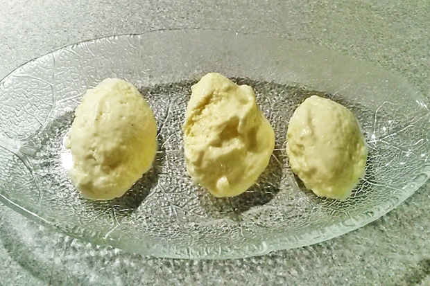 Mousse-Nockerln mit Topfen