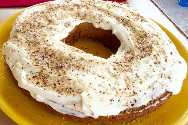 Karottenkranz mit Frischk&auml;setopfenfrosting