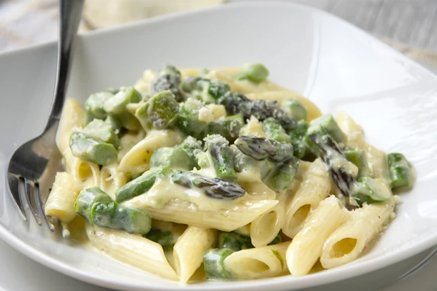 Penne mit gr&uuml;nem Spargel