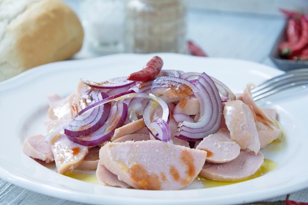 Saure, scharfe Wurst