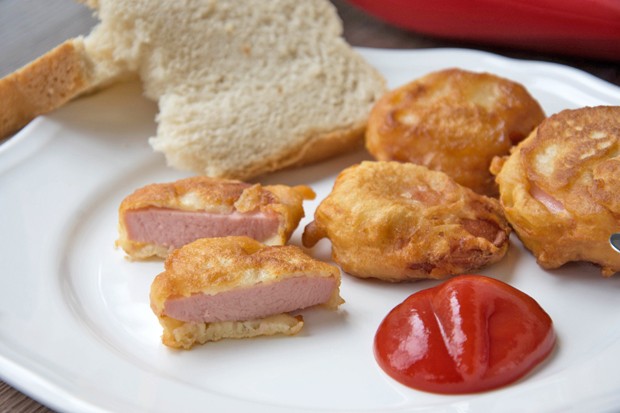 Im Weinteig gebackene Extrawurst