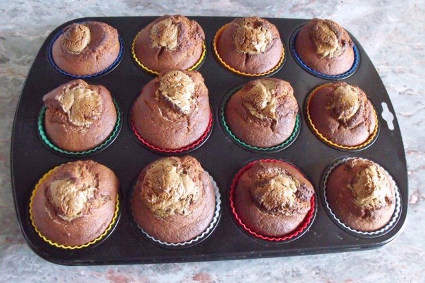 Banane-Zimt Vollkornmuffin mit Erdnussbutter