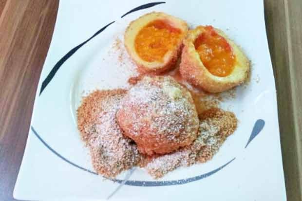 Marillenknödel mit Topfenteig
