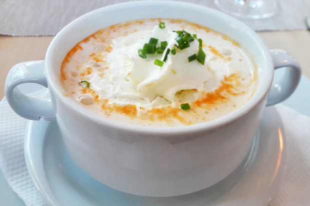 Zwiebel-Paradeisersuppe