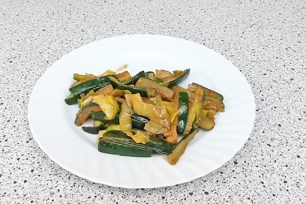 Zucchinigem&uuml;se orientalisch gew&uuml;rzt