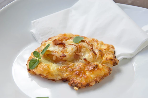 Pikante Bl&auml;tterteigschnecken