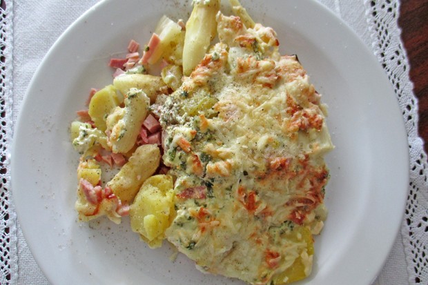 Spargelauflauf mit Schinken