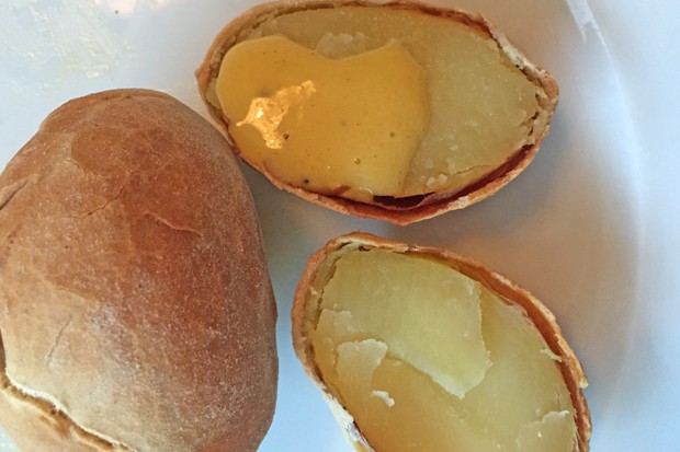 Heurige Erdäpfel im Teigmantel