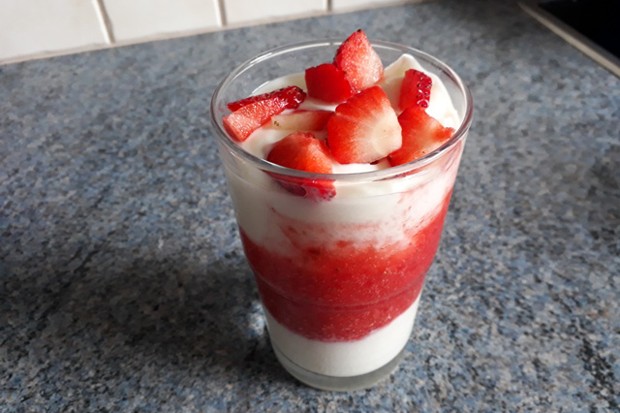 Schnelles Erdbeerdessert