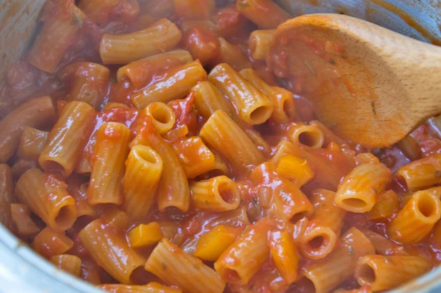 One Pot Paprika-Tomaten Nudeln