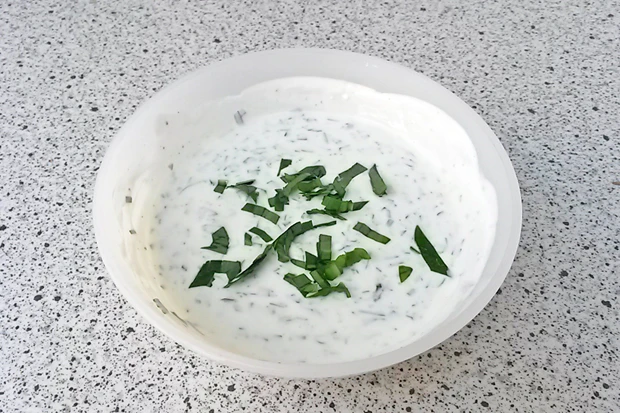 Dip mit Bärlauch