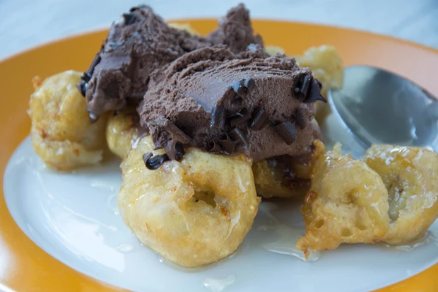 Ausgebackene Bananen mit M&ouml;venpick Schokoeis