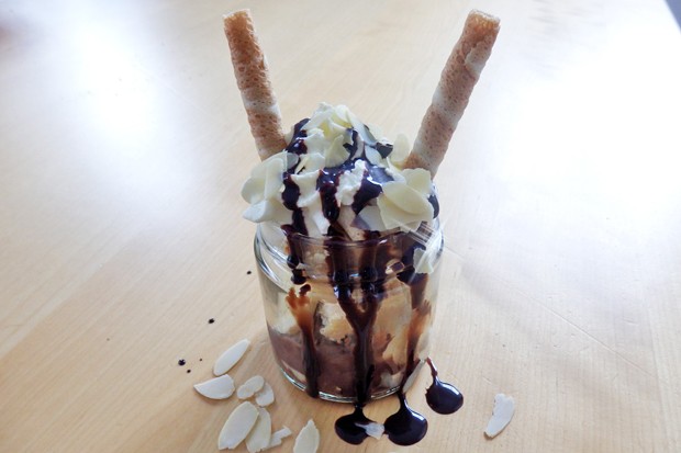 Bananensplit aus dem Glas