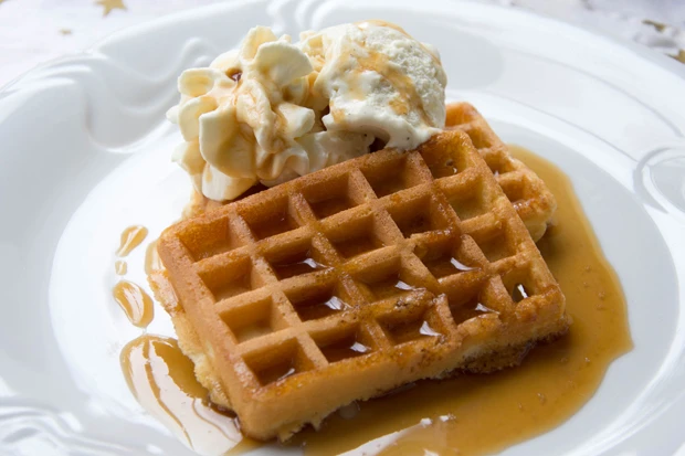 Schnelle Waffeln mit Eis