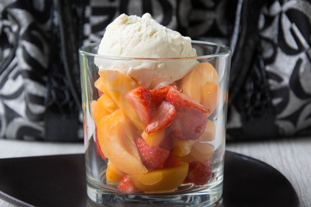 Erdbeer Marillenbecher