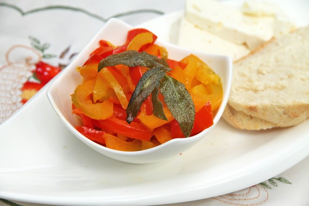 Paprika mit knusprigem Salbei