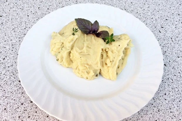 Kartoffelp&uuml;ree mit Kr&auml;uter