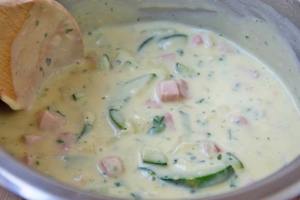 Zucchinigemüse mit Käse