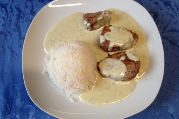 Schweinsmedaillons in Gorgonzolasauce