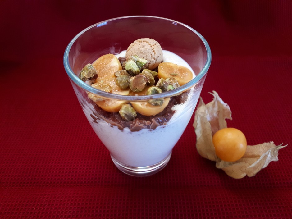 Physalis-Grieß-Creme im Glas