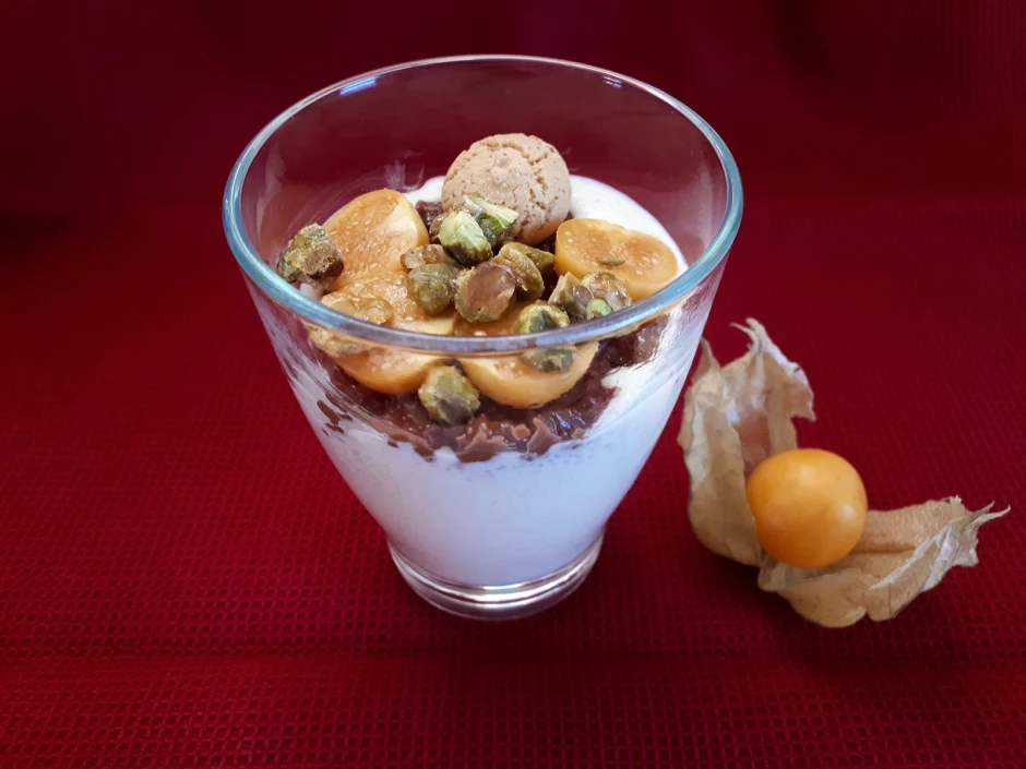 Physalis-Grieß-Creme im Glas
