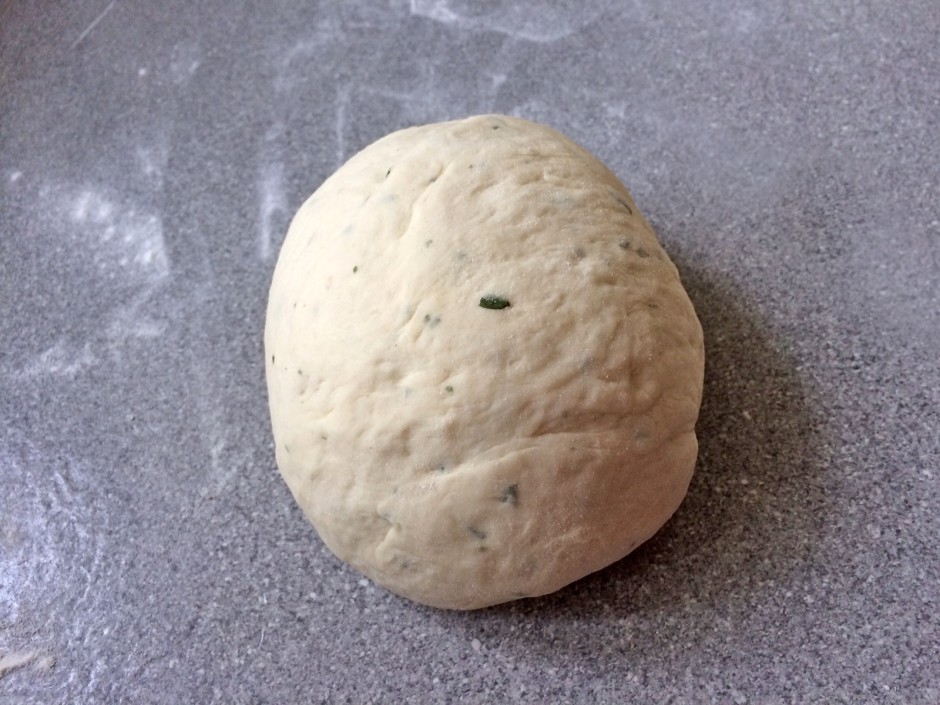 Pizzateig mit Pesto