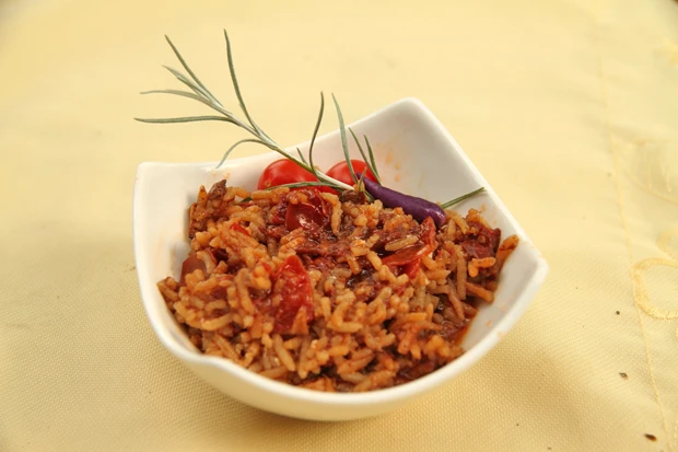 Basmatireis mit getrockneten Tomaten