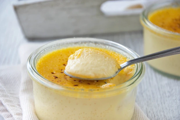 Orangen-Grie&szlig;brei Brul&eacute;e