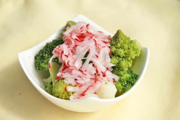 Dreierlei-R&ouml;schen-Salat mit Radieschendressing