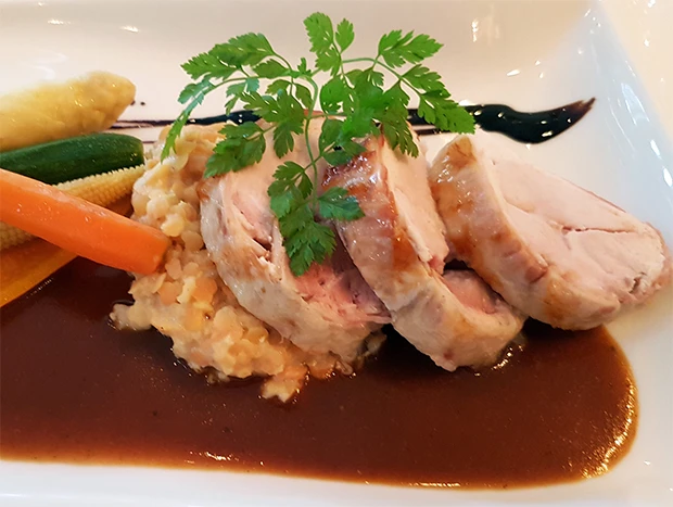 Fasanenbrust im Gew&uuml;rzspeckmantel
