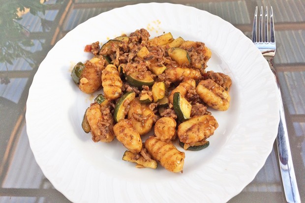 Gnocchi mit Zucchini und Faschiertem