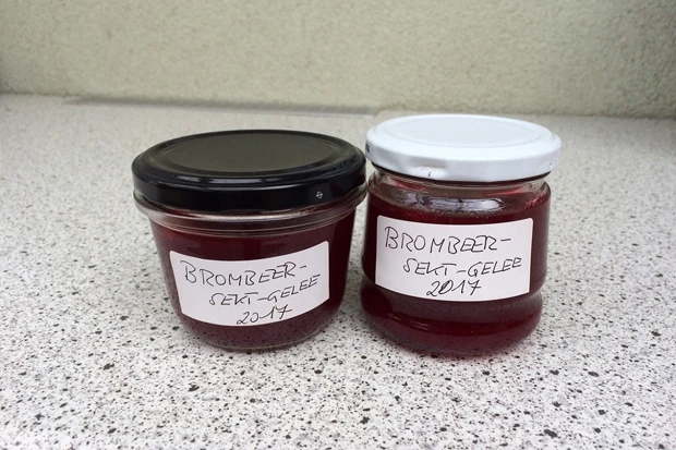 Brombeer-Sekt-Gelee