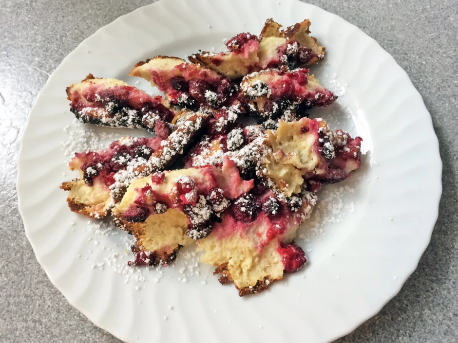 Topfenschmarrn mit Beeren