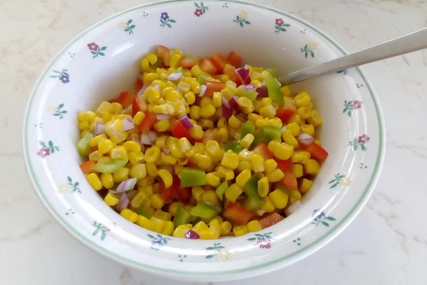 Bunter Paprika-Mais-Salat