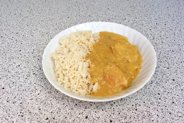 H&uuml;hnerfilet in Currysauce